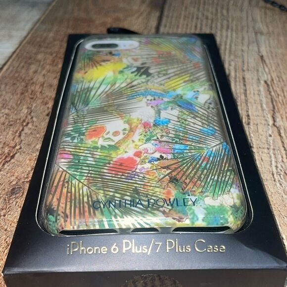 Cynthia Rowley Tropical Palm Tree Phone Case for iPhone 6 Plus 7 plus
Nwt - Picture 4 of 8
